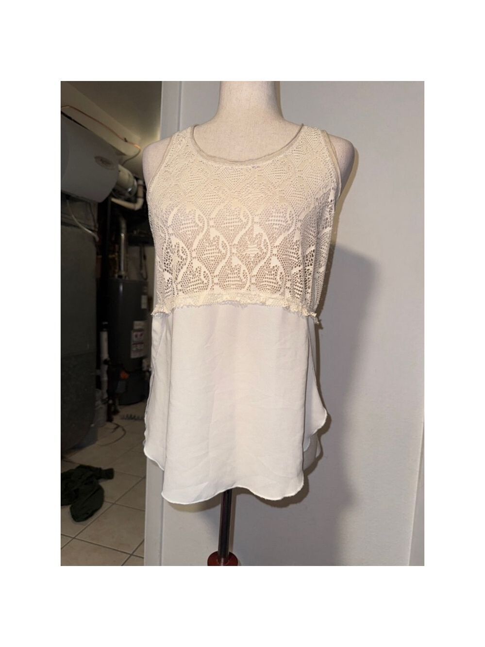 Summer shirt sleeveless sz xs cream crochet zipper silky